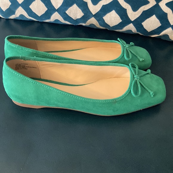 Liz Claiborne Flats - Picture 4 of 8